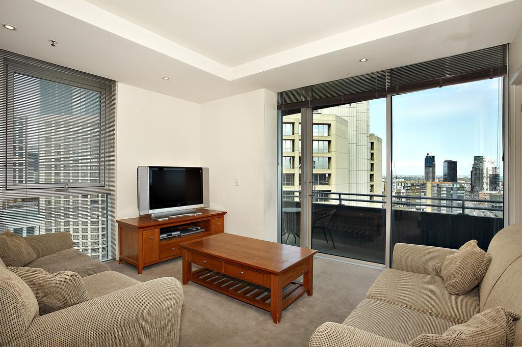 Astra Apartments Melbourne Room photo